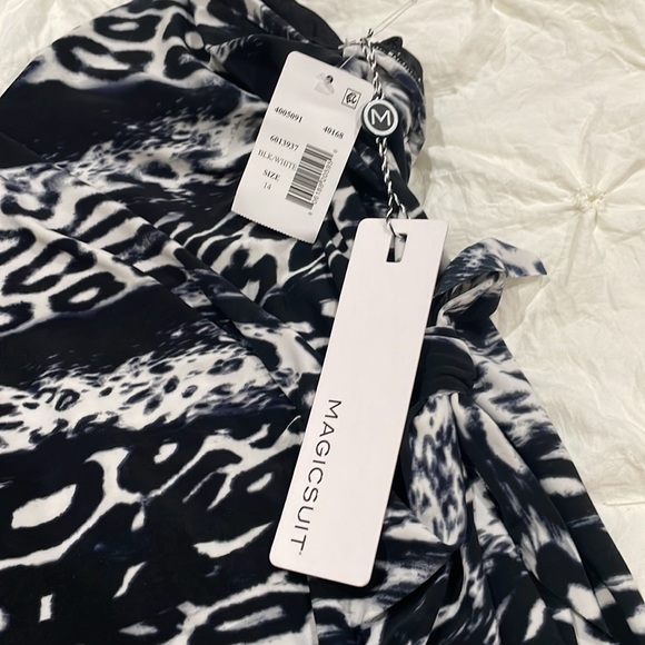 MagicSuit Tankini Top - Picture 5 of 5